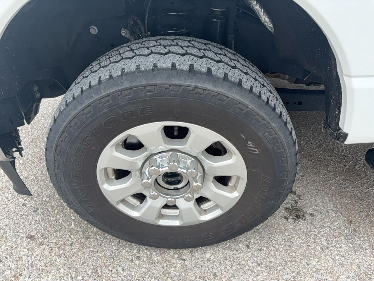 2024 Ford F-250 XLT, CREW CAB, 176"WB, 7.3L GAS ENGINE! Photo