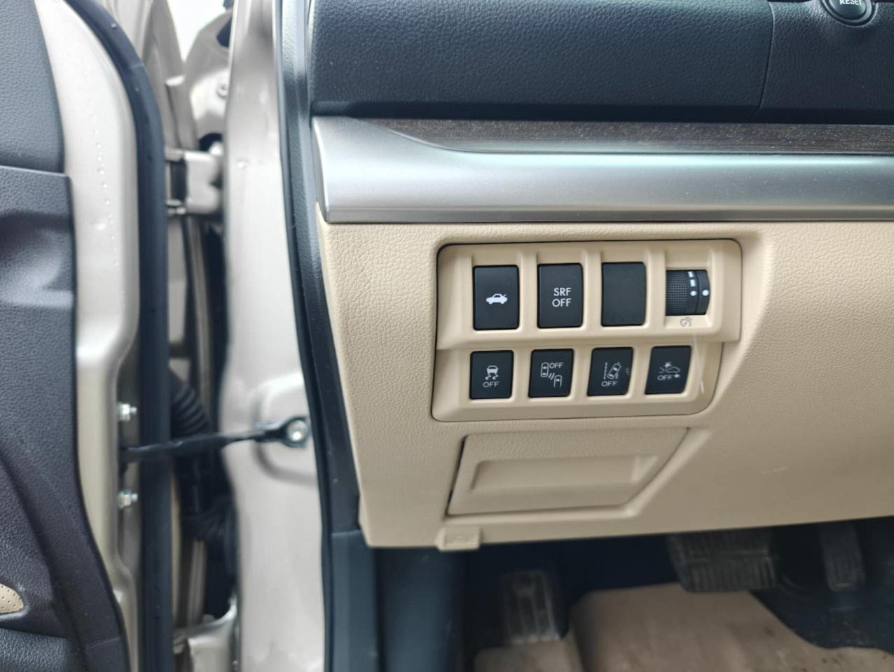 2017 Subaru Legacy 4dr Sdn CVT 2.5i w/Limited & Tech Pkg Photo