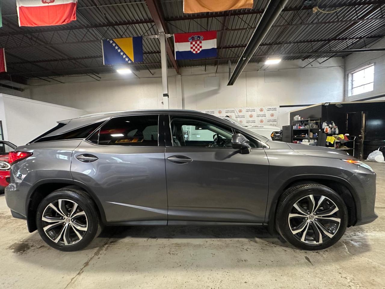 2016 Lexus RX 350 AWD 3.5L 6 CYL PANO SUNROOF | MARK LEVINSON SOUND Photo4