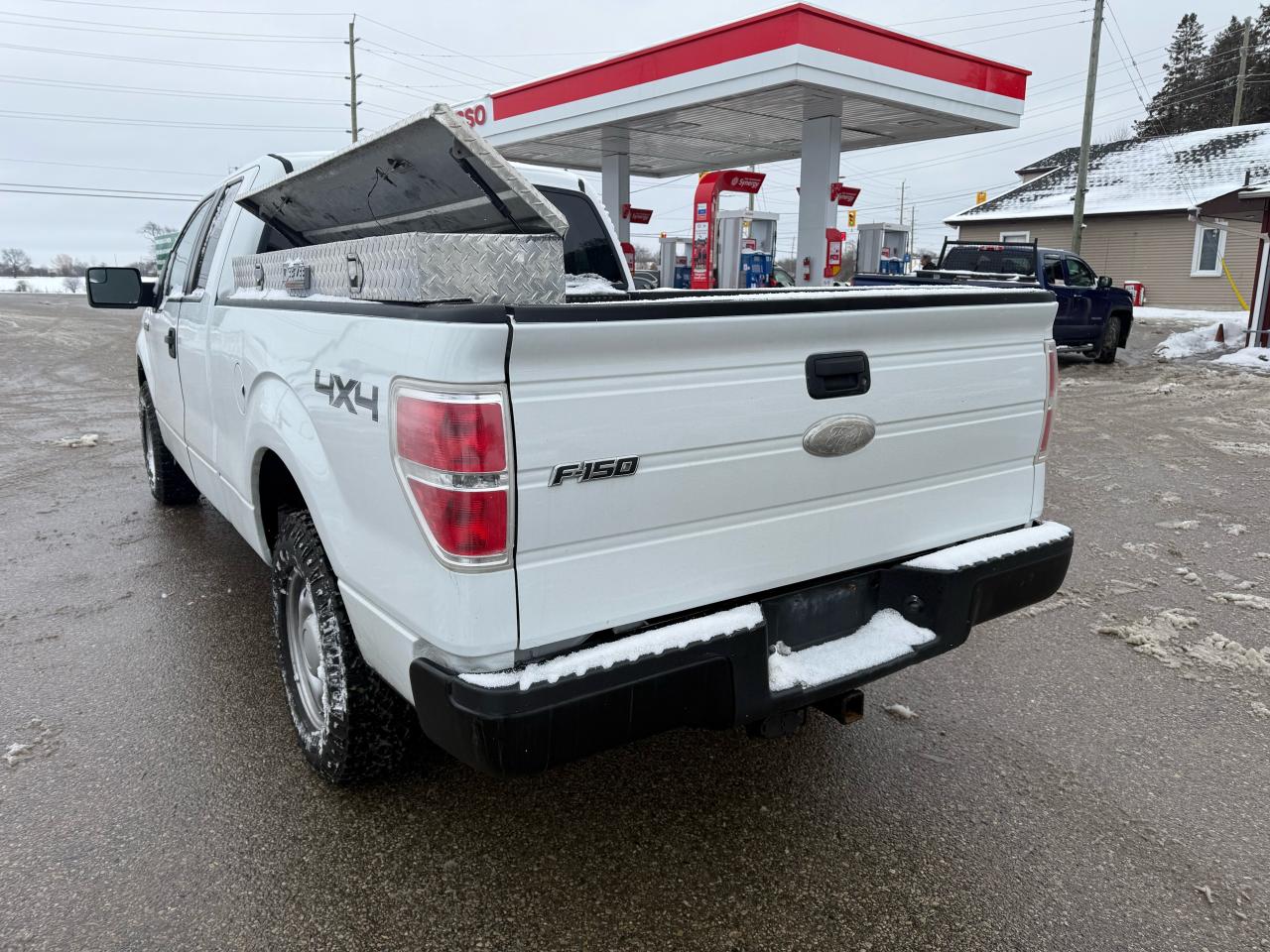 2011 Ford F-150 XL 4x4 long box Photo