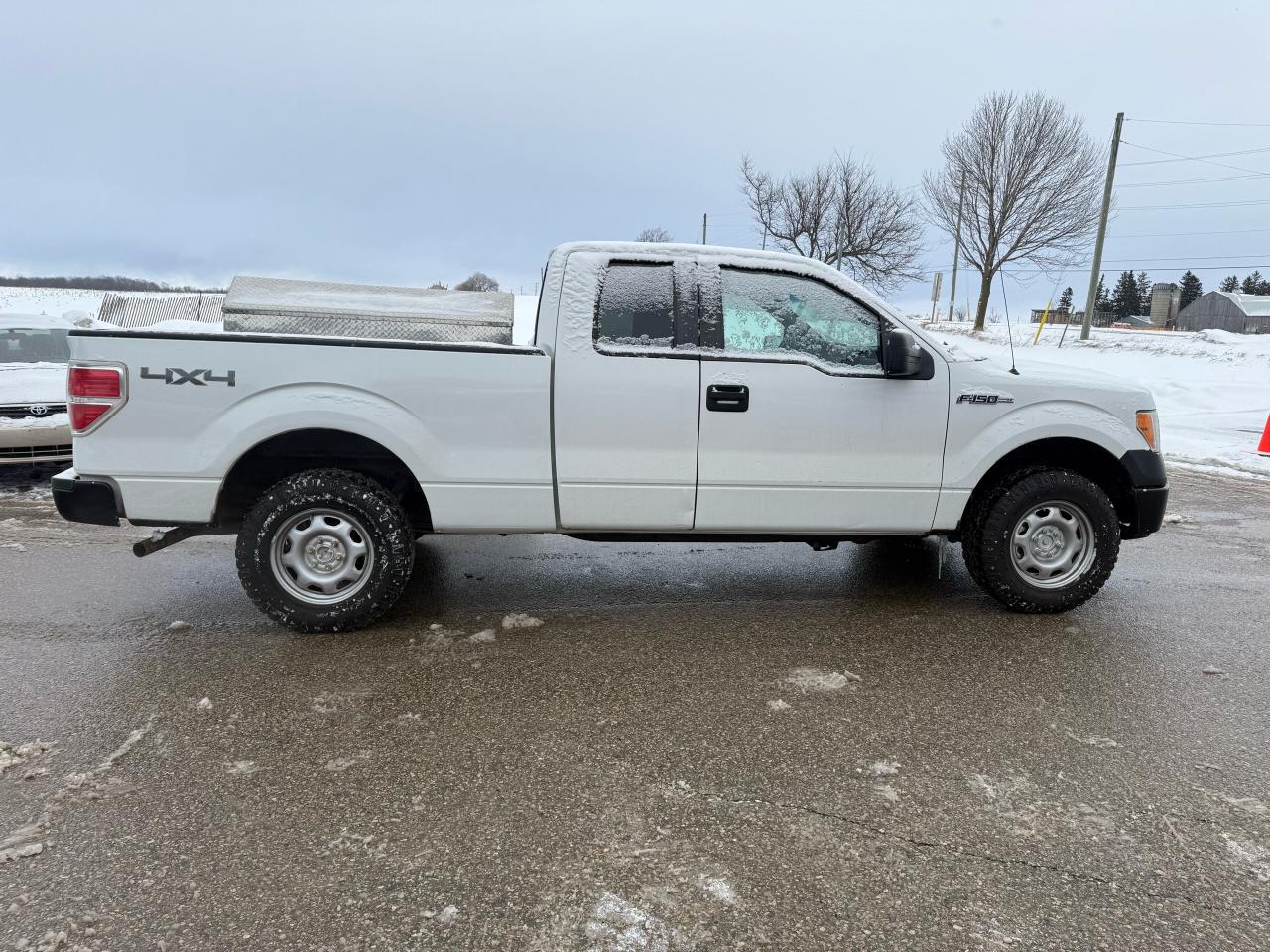 2011 Ford F-150 XL 4x4 long box Photo