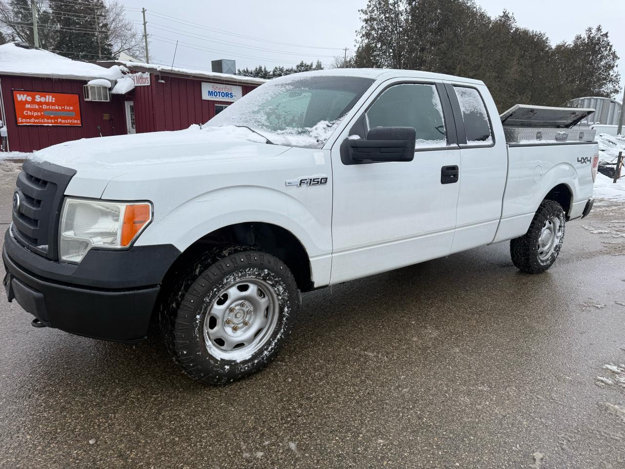 2011 Ford F-150 XL 4x4 long box Photo