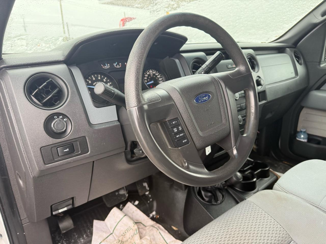 2011 Ford F-150 XL 4x4 long box Photo