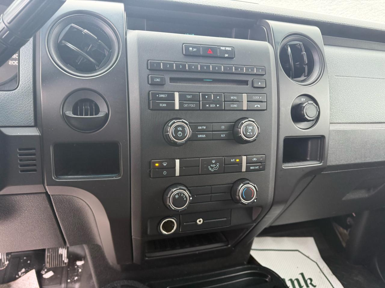 2011 Ford F-150 XL 4x4 long box Photo