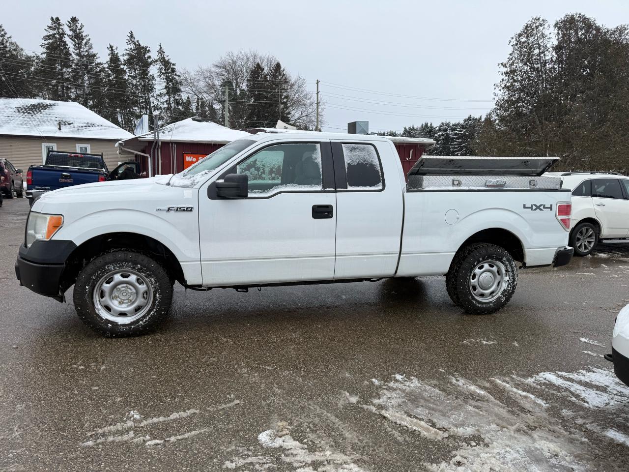 2011 Ford F-150 XL 4x4 long box Photo