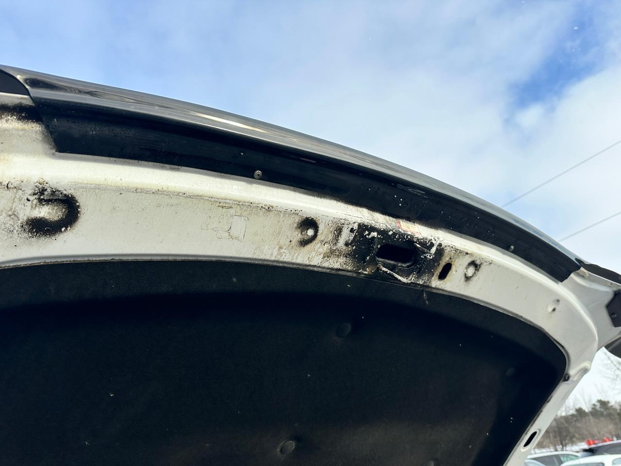 2018 GMC Sierra 2500 4X4 RegCab 133.6" 6.0L V8 Cloth FM RearCam CarPlay Photo