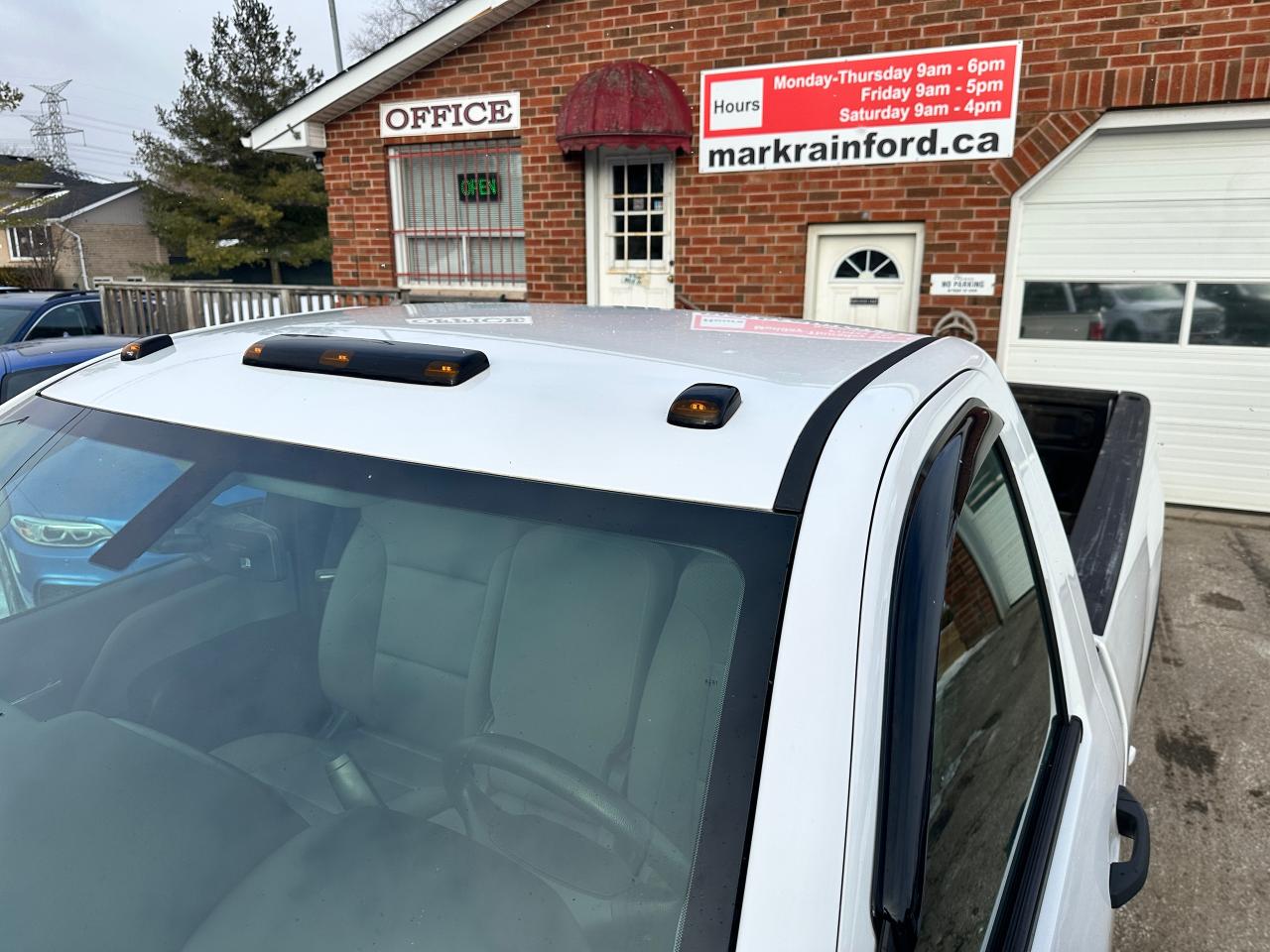 2018 GMC Sierra 2500 4X4 RegCab 133.6" 6.0L V8 Cloth FM RearCam CarPlay Photo