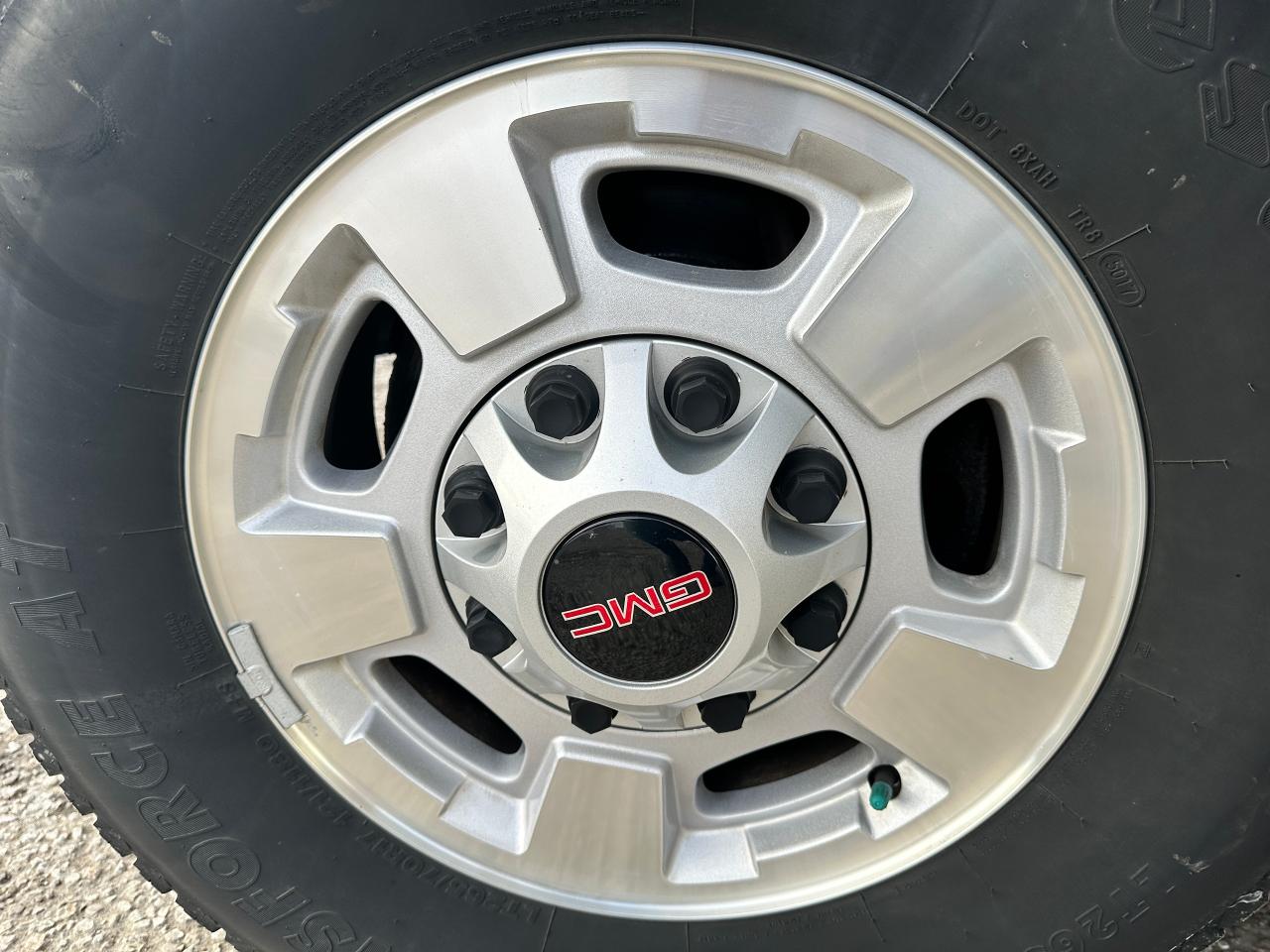 2018 GMC Sierra 2500 4X4 RegCab 133.6" 6.0L V8 Cloth FM RearCam CarPlay Photo