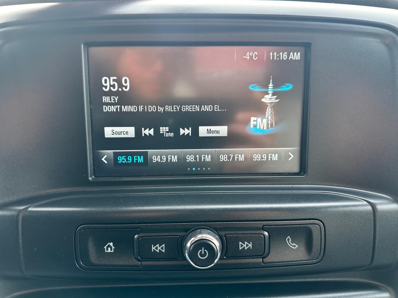 2018 GMC Sierra 2500 4X4 RegCab 133.6" 6.0L V8 Cloth FM RearCam CarPlay Photo