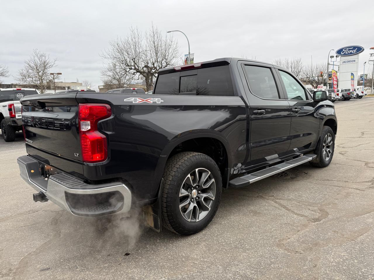2023 Chevrolet Silverado 1500 LT Photo4