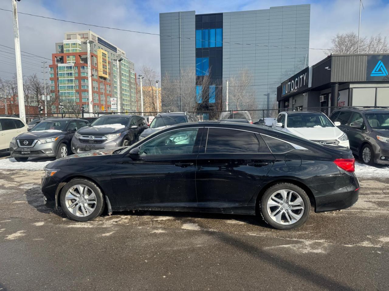 2018 Honda Accord LX | CLEAN TITLE | LOW KMS| Photo
