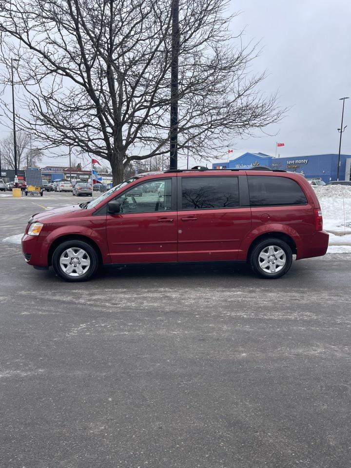 2009 Dodge Grand Caravan SE  STOW N GO   ONLY 168,000 KMS Photo