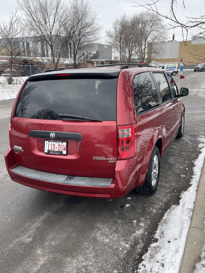 2009 Dodge Grand Caravan SE  STOW N GO   ONLY 168,000 KMS Photo3