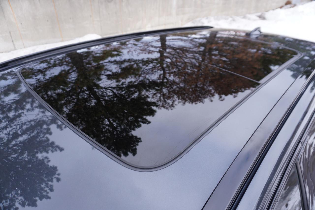 2019 Volvo V60 R-DESIGN / T6 AWD / NO ACCIDENTS / IMMACULATE CAR Photo