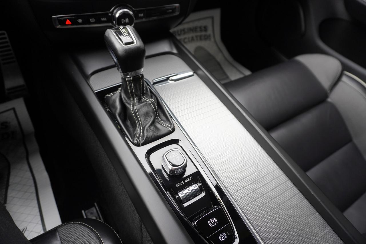 2019 Volvo V60 R-DESIGN / T6 AWD / NO ACCIDENTS / IMMACULATE CAR Photo