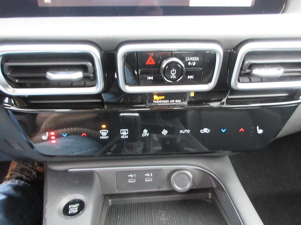 2026 Nissan Sentra SR Photo