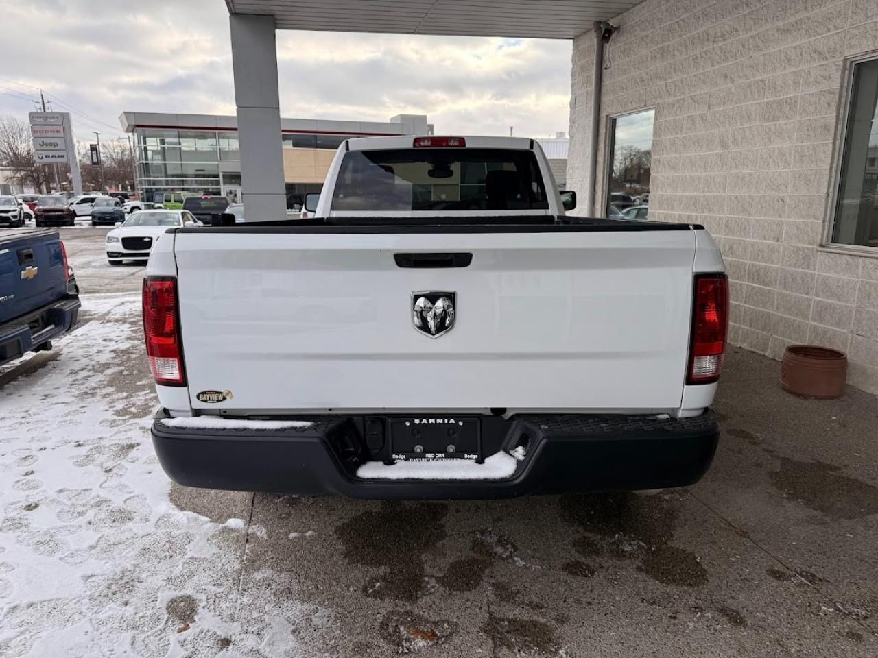2021 RAM 1500 Classic TRADESMAN Photo4