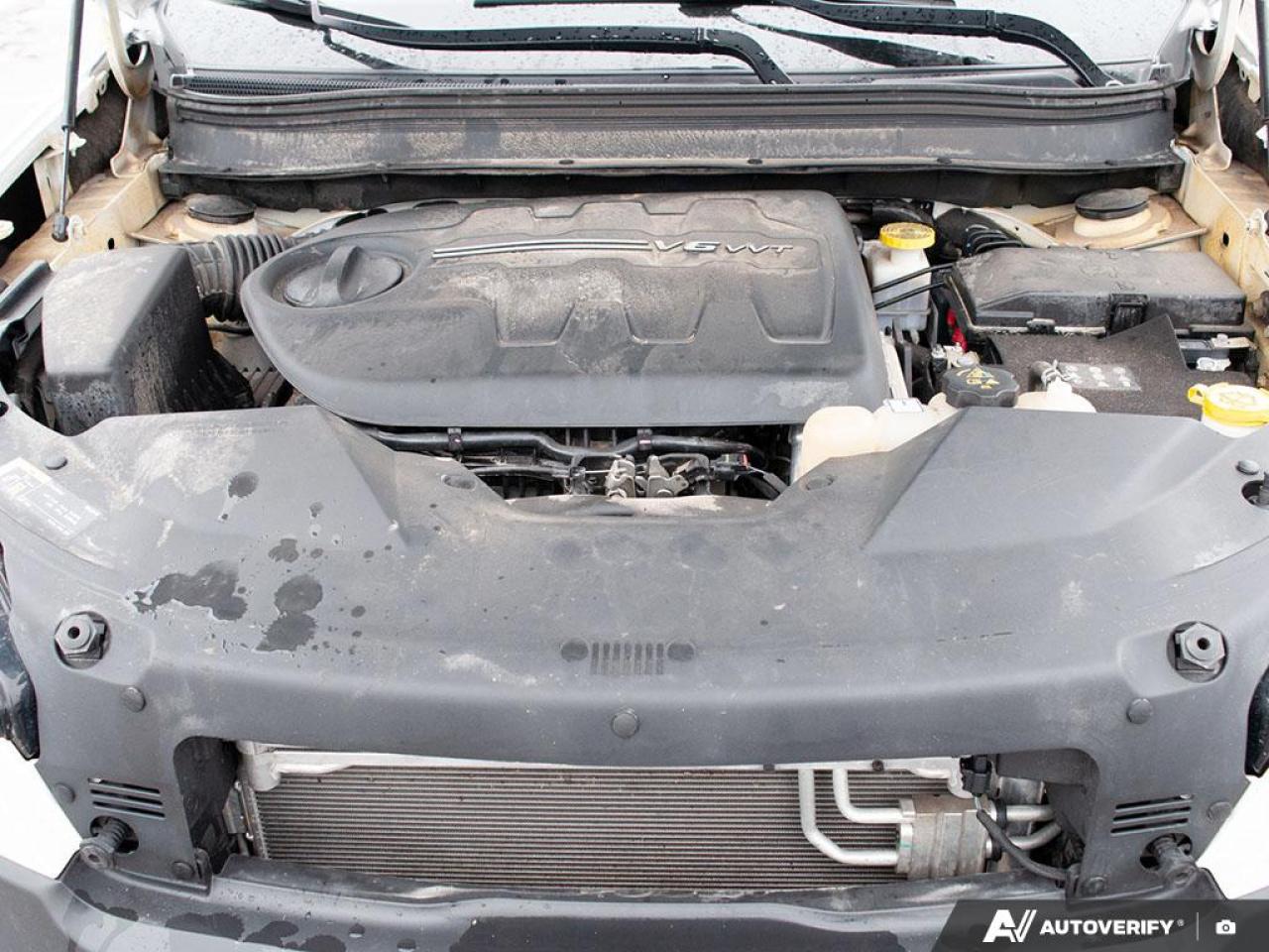 2022 Jeep Cherokee Trailhawk Sun and Sound Group Photo