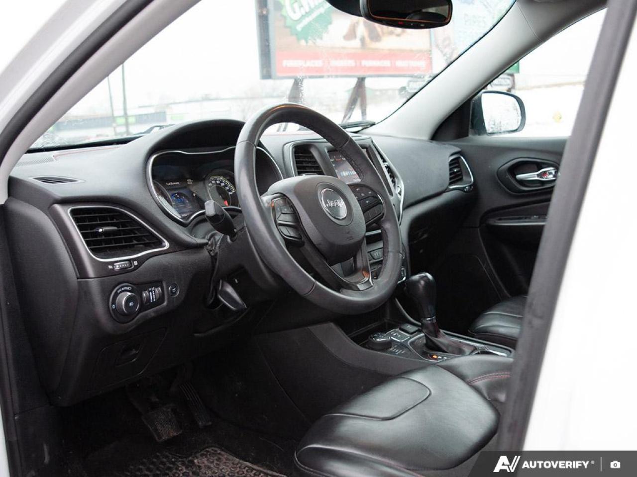 2022 Jeep Cherokee Trailhawk Sun and Sound Group Photo