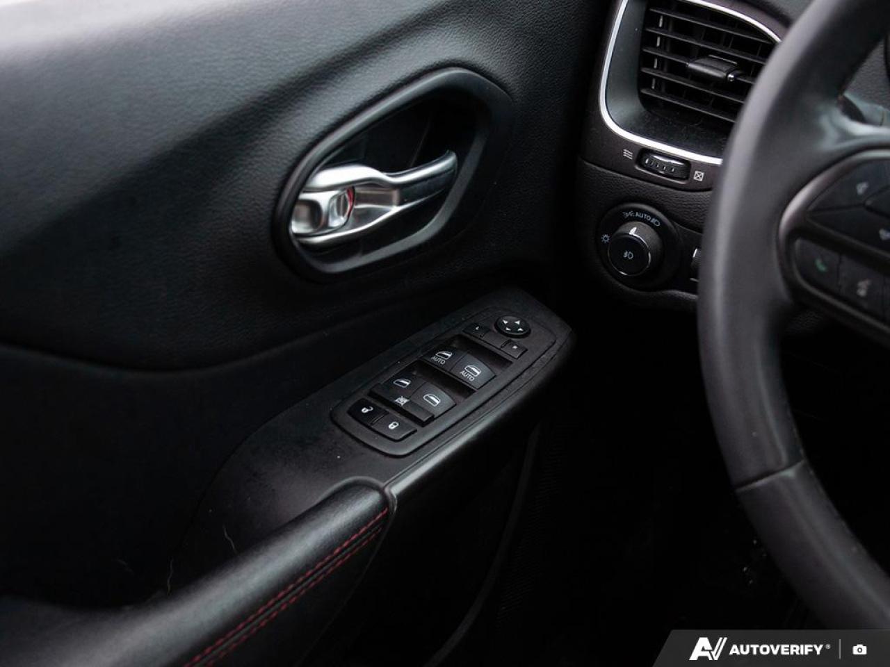 2022 Jeep Cherokee Trailhawk Sun and Sound Group Photo