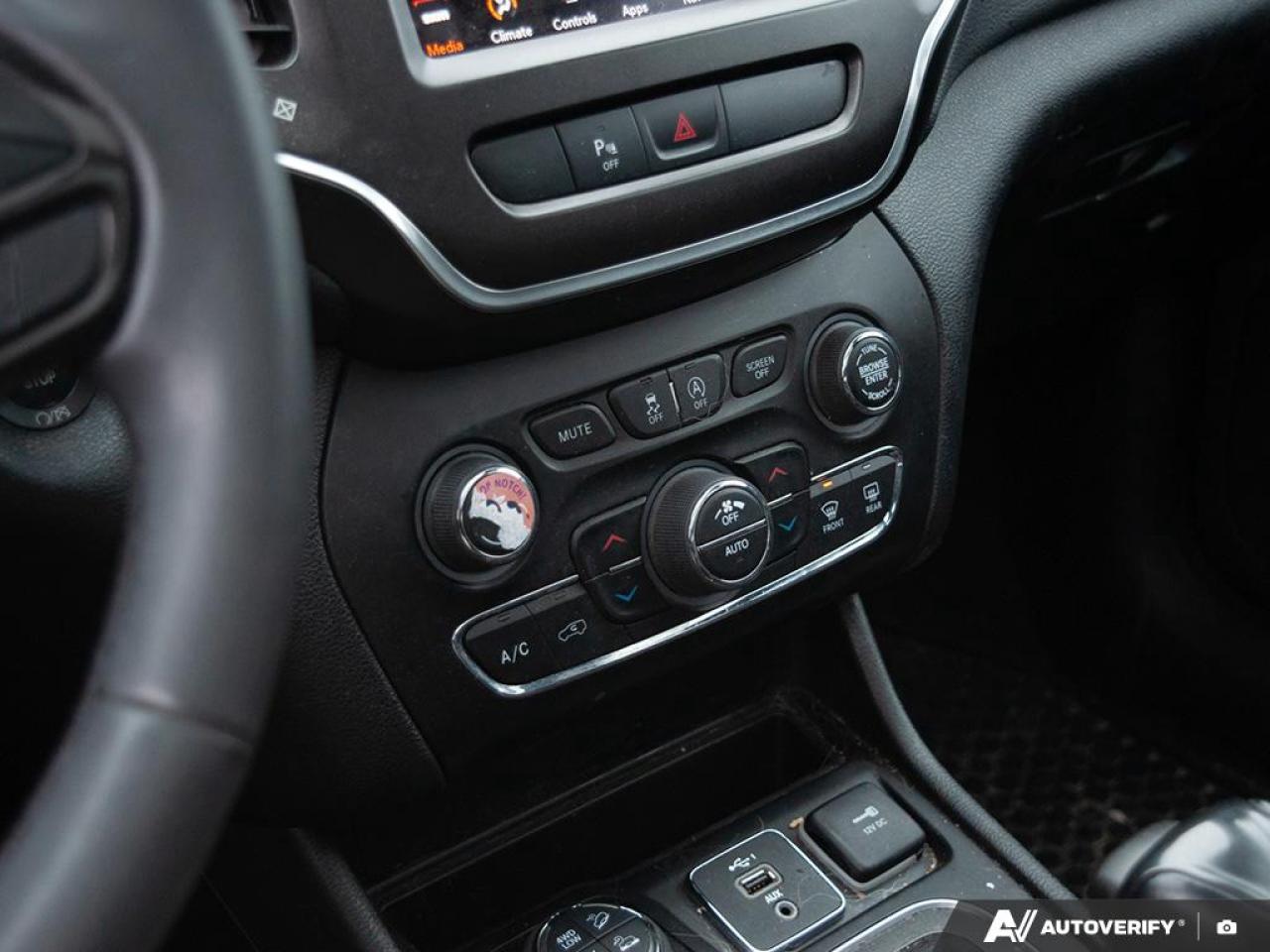 2022 Jeep Cherokee Trailhawk Sun and Sound Group Photo