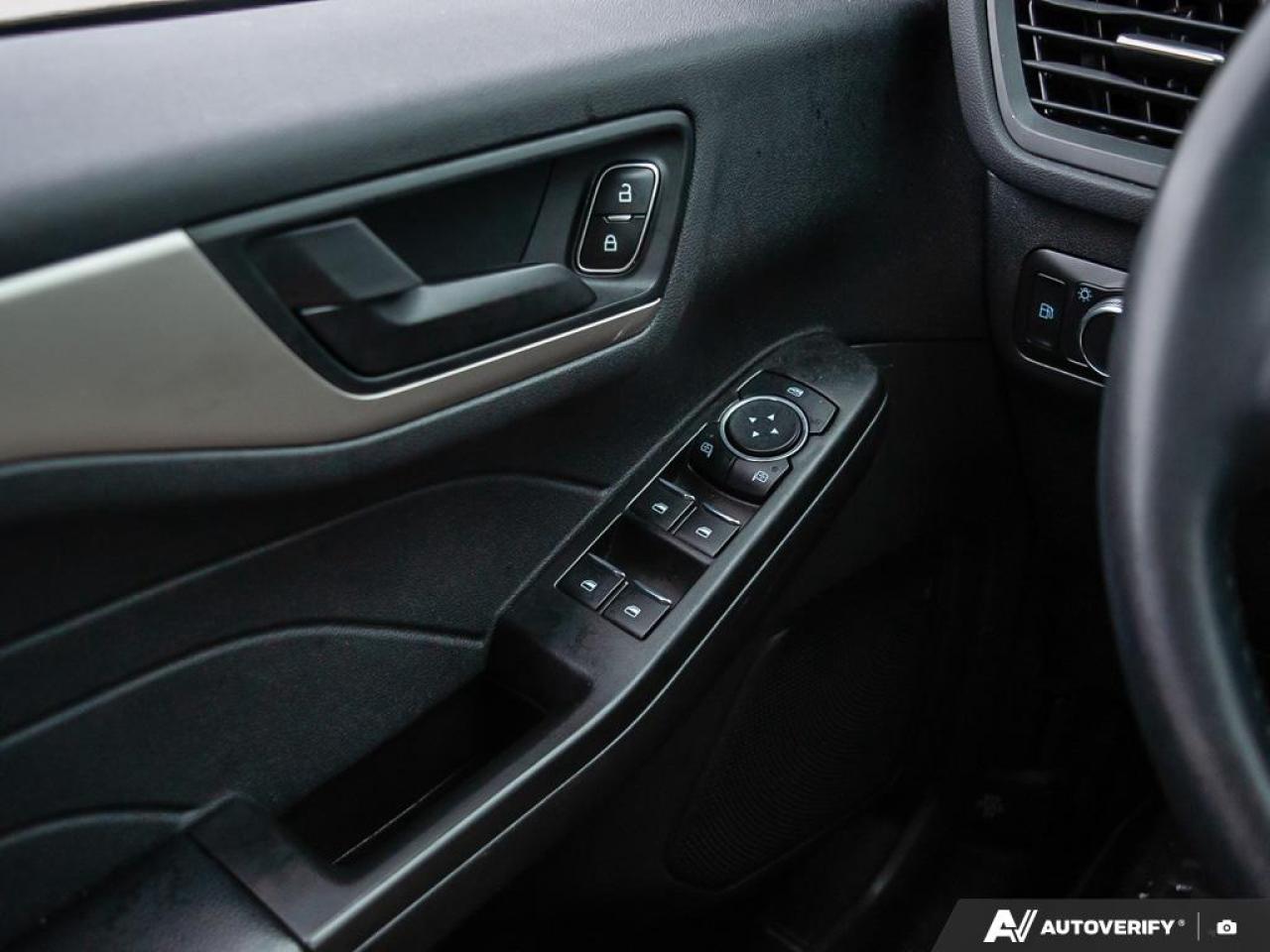 2022 Ford Escape SE Hybrid Photo