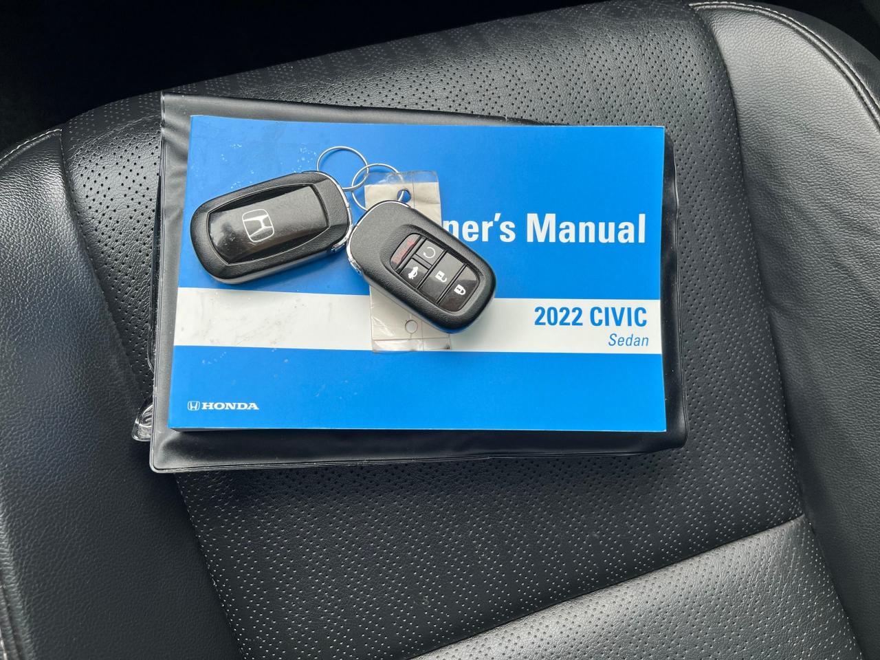 2022 Honda Civic Touring NO ACCIDENTS FULLY LOADED BLINDSPOT Photo