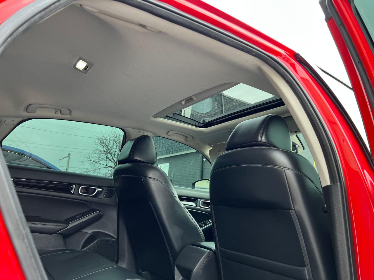 2022 Honda Civic Touring NO ACCIDENTS FULLY LOADED BLINDSPOT Photo