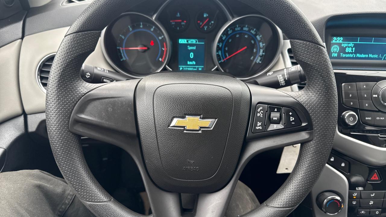 2013 Chevrolet Cruze LS Photo