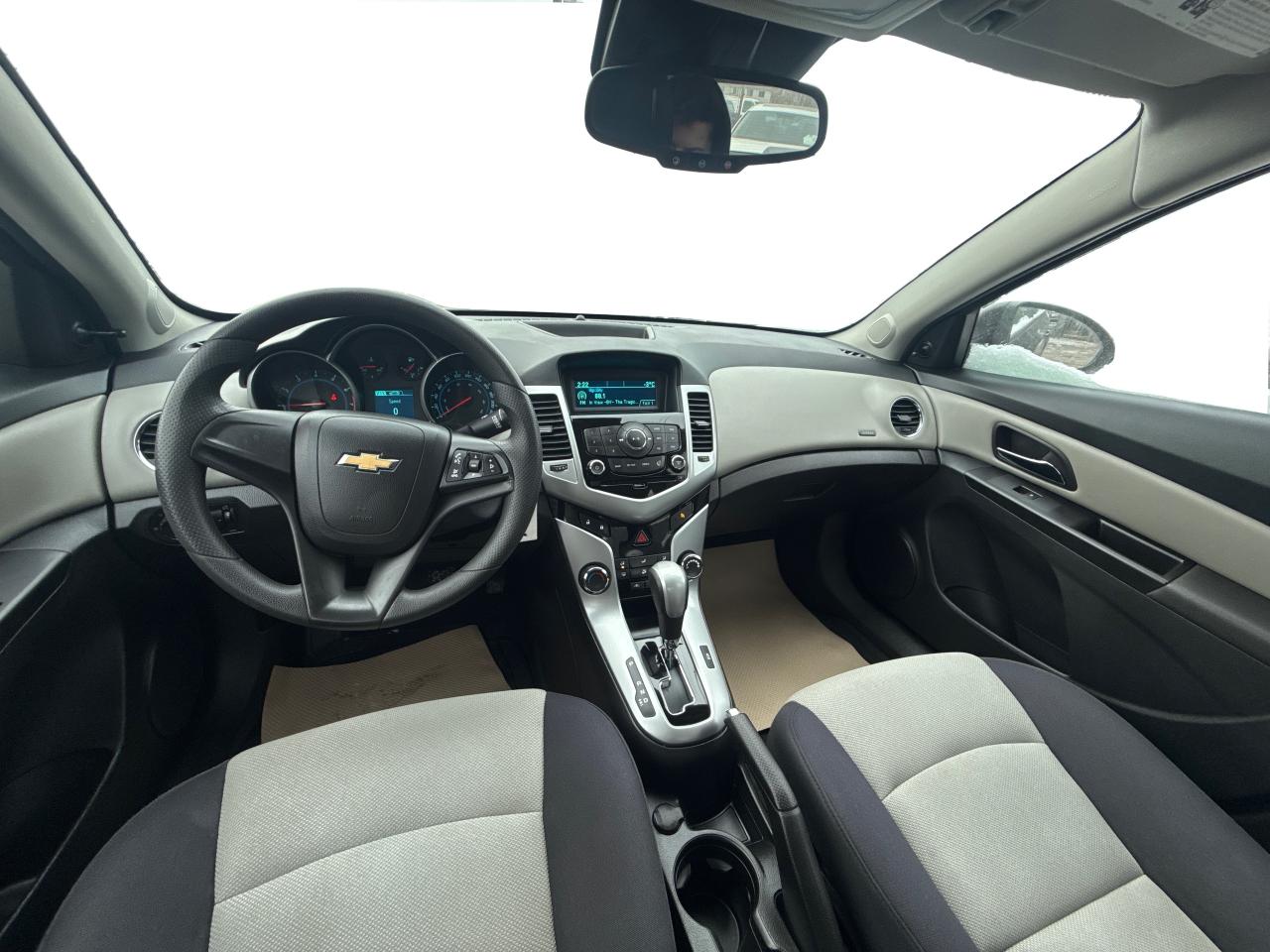 2013 Chevrolet Cruze LS Photo