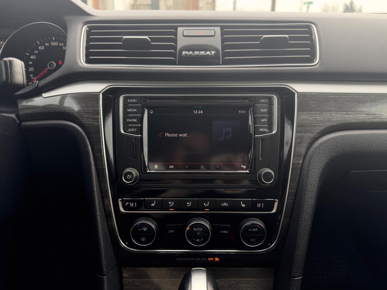 2018 Volkswagen Passat FINANCING AVAILABLE Photo13