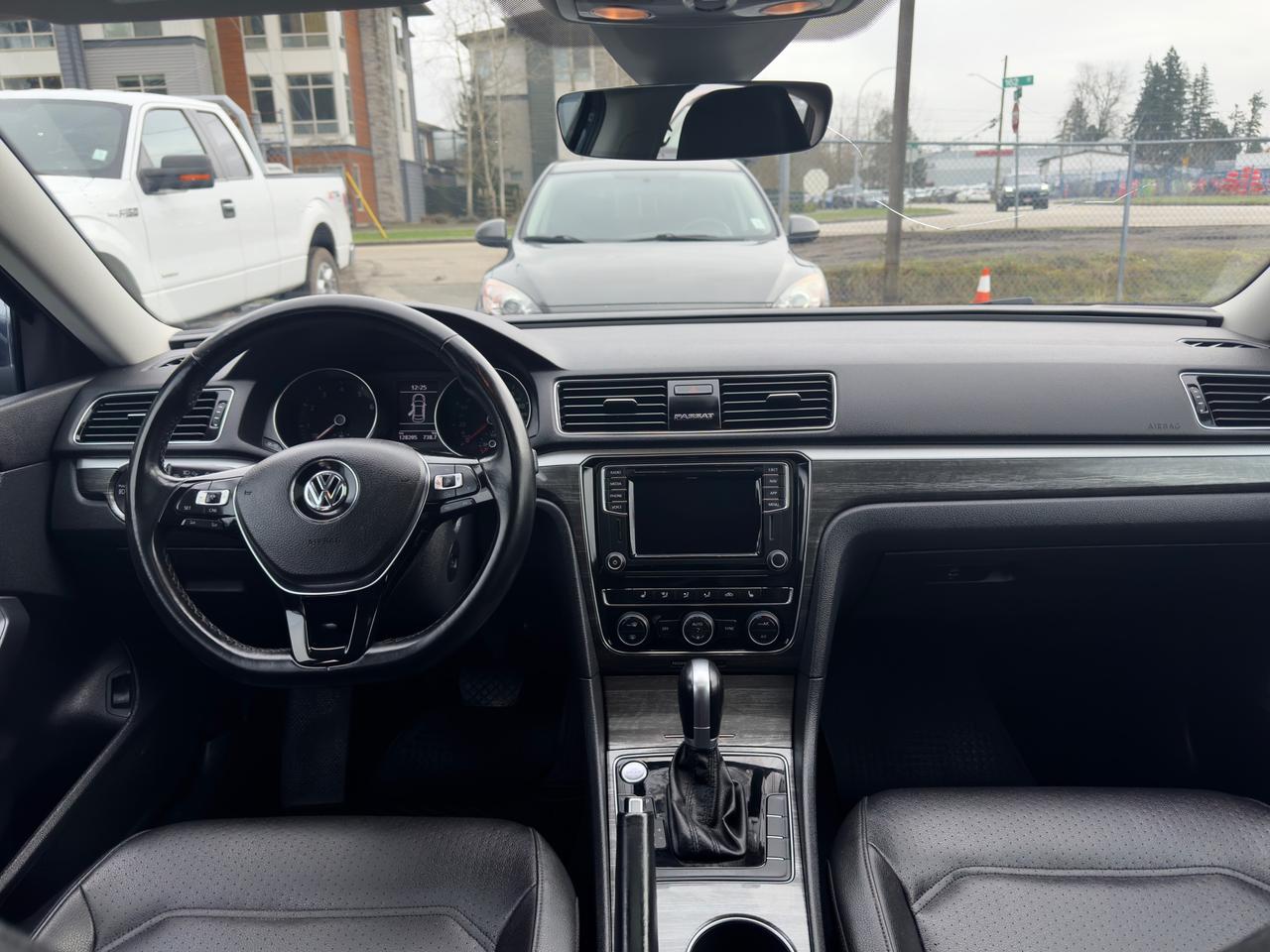 2018 Volkswagen Passat FINANCING AVAILABLE Photo10