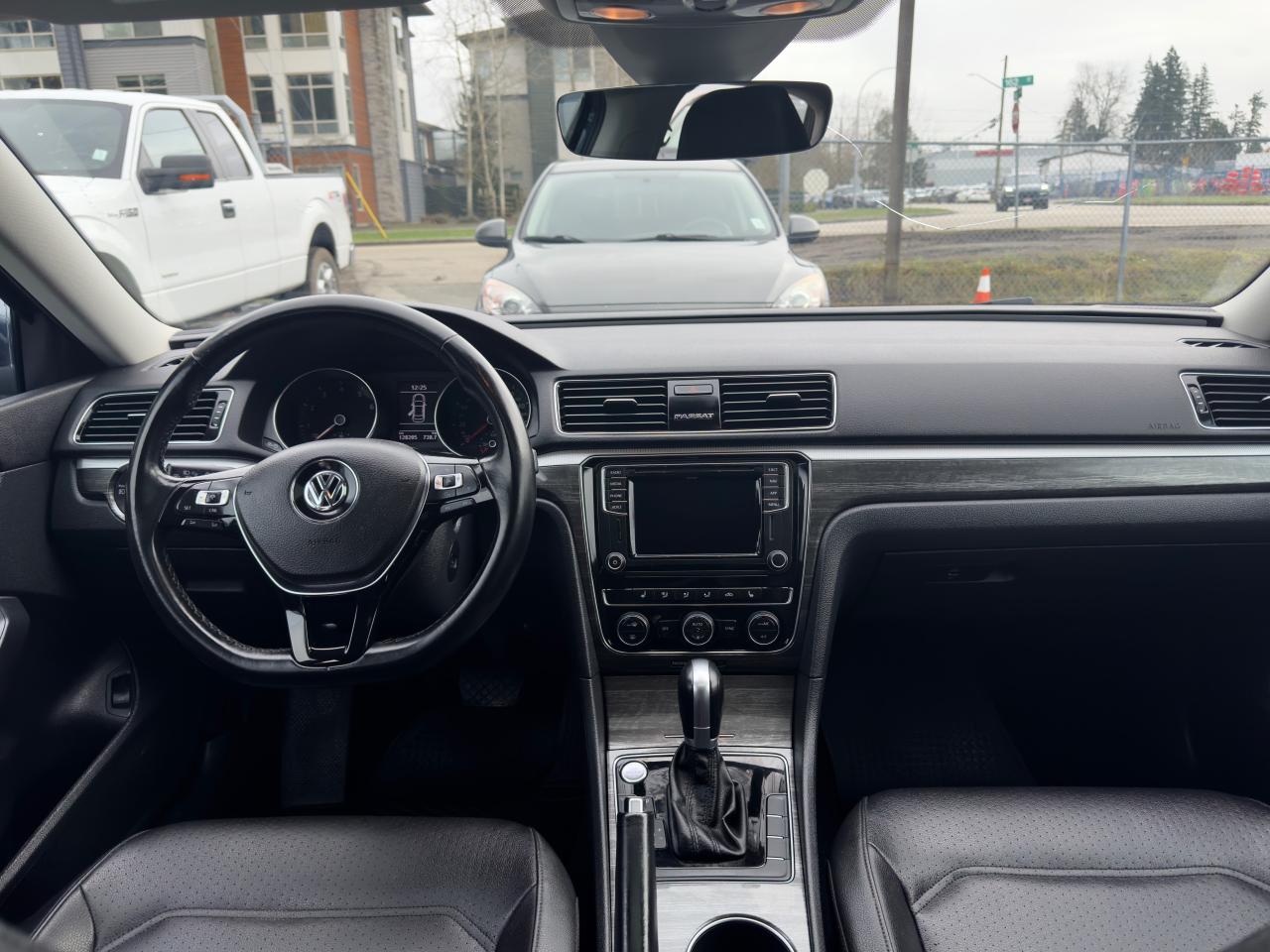 2018 Volkswagen Passat FINANCING AVAILABLE Photo10