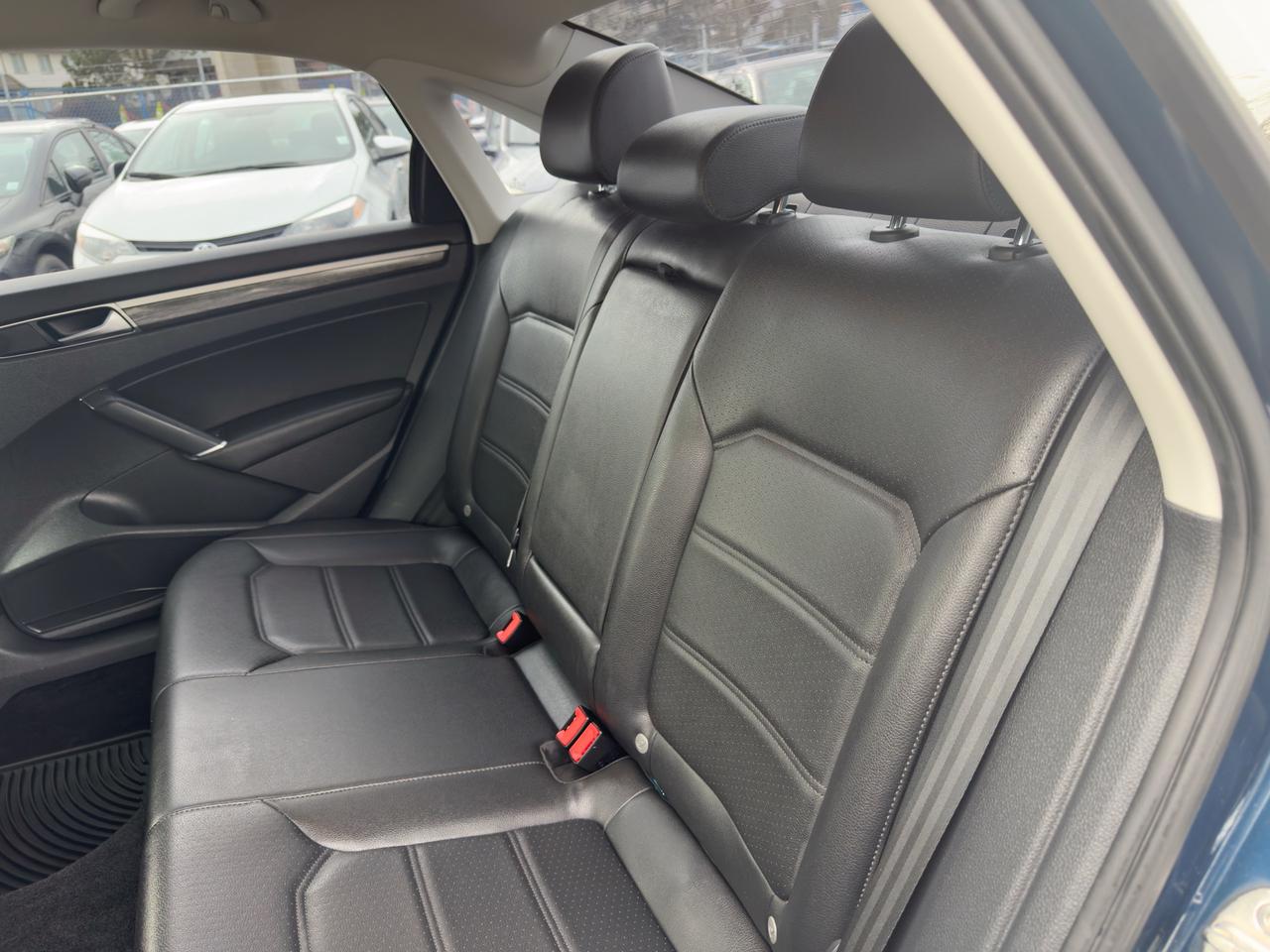 2018 Volkswagen Passat FINANCING AVAILABLE Photo15