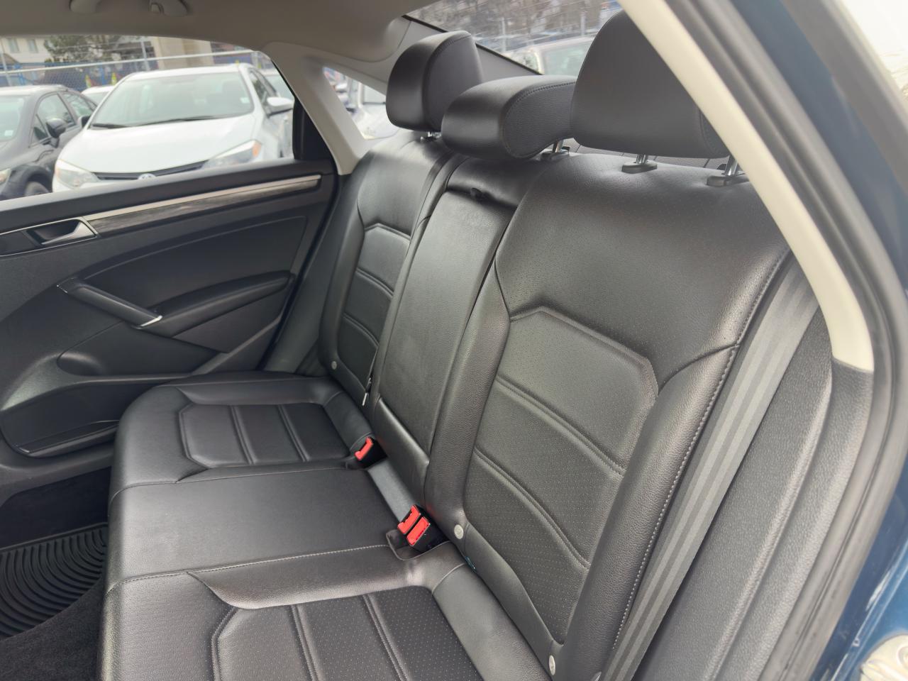 2018 Volkswagen Passat FINANCING AVAILABLE Photo15