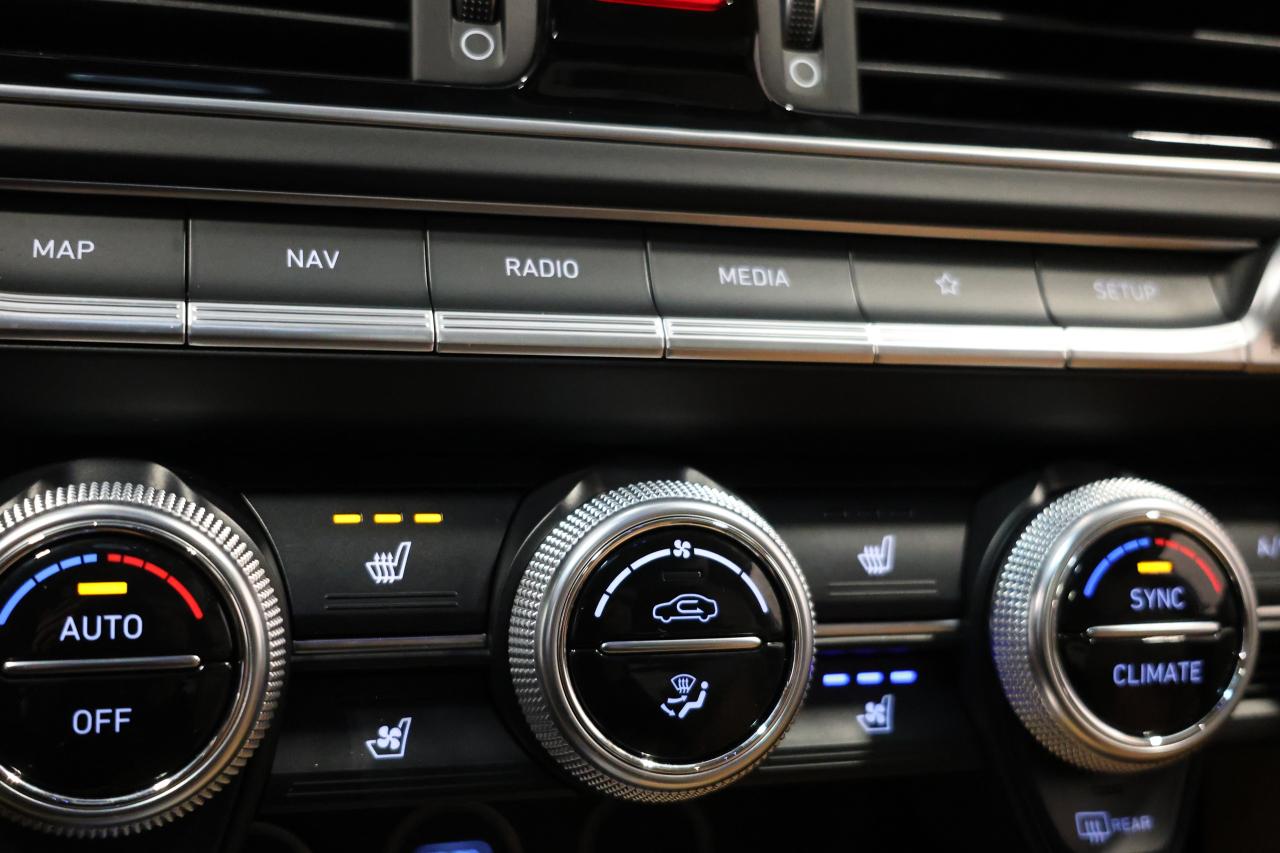 2022 Genesis G70 2.0T AWD - SUNROOF|NAVI|CAMERA|BLINDSPOT|LANEKEEP Photo