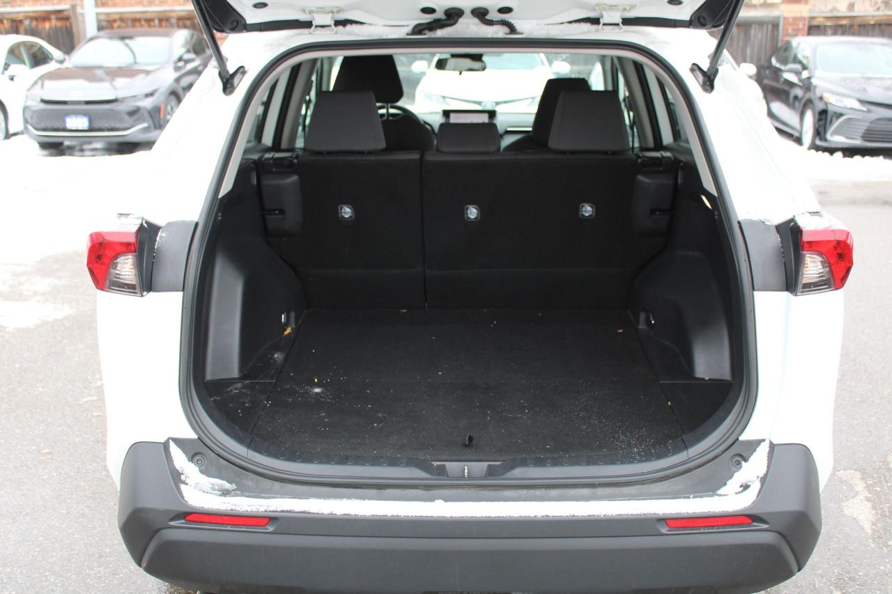 2024 Toyota RAV4 LE Photo