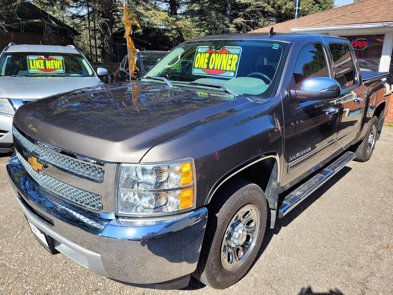 <p>1-Owner, Accident Free, Certified, Financing Available & Trade-ins Welcome!</p><p>CONTINENTAL Crosscontact LX 20 & MOTOMASTER HydraEdge HD Tires & CERTIFIED Wintertrek Snow Tires</p><p>The 2013 Chevrolet Silverado 1500 was a reliable, capable full-size pickup, the final year before a major redesign, offering strong V8 power (5.3L, 6.2L), efficient XFE/Hybrid options, and various trims (WT, LS, LT, LTZ) for work or luxury, featuring solid towing, available 4WD, and simple interiors, though its tech and finish lagged competitors like Ford/Ram, but it remained a popular, sturdy choice with standard safety features and available features like navigation and Wi-Fi.&nbsp;</p><div class=Y3BBE data-sfc-cp= data-hveid=CAEIABAO><strong class=Yjhzub>Key Features & Specs:</strong><button class=rBl3me tabindex=0 data-amic=true data-icl-uuid=82d5f31e-87f1-43ab-b513-22c3f9bb6bef aria-label=View related links data-wiz-attrbind=disabled=lvyHae_z/C5gNJc;class=lvyHae_z/UpSNec; data-ved=2ahUKEwiAttytwvCRAxU55skDHSqkN2EQye0OegYIAQgAEA8></button></div><ul class=KsbFXc U6u95><li data-hveid=CAEIABAR><span class=T286Pc data-sfc-cp=><strong class=Yjhzub>Engines:</strong>&nbsp;4.3L V6, available Vortec 5.3L V8 (good power/economy), powerful 6.2L V8 (403 hp), Diesel option (6.6L Duramax not on 1500), Hybrid model.</span></li><li data-hveid=CAEIABAS><span class=T286Pc data-sfc-cp=><strong class=Yjhzub>Transmissions:</strong>&nbsp;Smooth 6-speed automatic with available powertrain grade braking.</span></li><li data-hveid=CAEIABAT><span class=T286Pc data-sfc-cp=><strong class=Yjhzub>Drivetrain:</strong>&nbsp;Rear-Wheel Drive (RWD) or Four-Wheel Drive (4WD).</span></li><li data-hveid=CAEIABAU><span class=T286Pc data-sfc-cp=><strong class=Yjhzub>Towing:</strong>&nbsp;Up to 10,700 lbs with proper trailering package.</span></li><li data-hveid=CAEIABAV><span class=T286Pc data-sfc-cp=><strong class=Yjhzub>Trims:</strong>&nbsp;Work Truck (WT), LS, LT (comfort/tech), LTZ (luxury with leather, woodgrain).</span></li><li data-hveid=CAEIABAW><span class=T286Pc data-sfc-cp=><strong class=Yjhzub>Interior:</strong>&nbsp;Simple & functional, with LTZ offering heated seats, navigation; some find it dated compared to rivals.</span></li><li data-hveid=CAEIABAX><span class=T286Pc data-sfc-cp=><strong class=Yjhzub>Ride:</strong>&nbsp;Smooth and controlled thanks to a rigid frame and coil-over-shock front suspension.</span><span class=uJ19be notranslate data-wiz-uids=lvyHae_1o,lvyHae_1p,lvyHae_1q><span class=vKEkVd data-animation-atomic= data-wiz-attrbind=class=lvyHae_1o/TKHnVd;>&nbsp;<button class=rBl3me tabindex=0 data-amic=true data-icl-uuid=27e45205-f872-4ea8-b615-0ec144c002a7 aria-label=View related links data-wiz-attrbind=disabled=lvyHae_1o/C5gNJc;class=lvyHae_1o/UpSNec; data-ved=2ahUKEwiAttytwvCRAxU55skDHSqkN2EQye0OegYIAQgAEBg></button></span></span></li></ul><p><span id=igqVZaYDtELnMp84PqsjeiQY_1></span><span id=igqVZaYDtELnMp84PqsjeiQY_2></span><span id=igqVZaYDtELnMp84PqsjeiQY_3></span><span id=igqVZaYDtELnMp84PqsjeiQY_4></span><span id=igqVZaYDtELnMp84PqsjeiQY_5></span><span id=igqVZaYDtELnMp84PqsjeiQY_6></span><span id=igqVZaYDtELnMp84PqsjeiQY_7></span><span id=igqVZaYDtELnMp84PqsjeiQY_8></span><span id=igqVZaYDtELnMp84PqsjeiQY_9></span></p><div class=Y3BBE data-sfc-cp= data-hveid=CAEIABAa><strong class=Yjhzub>Good to Know:</strong><button class=rBl3me tabindex=0 data-amic=true data-icl-uuid=bf093119-5ffa-49ff-be6b-0d33092a6462 aria-label=View related links data-wiz-attrbind=disabled=lvyHae_21/C5gNJc;class=lvyHae_21/UpSNec; data-ved=2ahUKEwiAttytwvCRAxU55skDHSqkN2EQye0OegYIAQgAEBs></button></div><p><span id=igqVZaYDtELnMp84PqsjeiQY_10></span></p><ul class=KsbFXc U6u95><li data-hveid=CAEIABAd><span class=T286Pc data-sfc-cp=><strong class=Yjhzub>Powertrain Braking:</strong>&nbsp;Added for 2013 on 6-speed automatics to save brakes.</span></li><li data-hveid=CAEIABAe><span class=T286Pc data-sfc-cp=><strong class=Yjhzub>XFE Model:</strong>&nbsp;Economy-focused 2WD Crew Cab for better fuel efficiency.</span></li><li data-hveid=CAEIABAf><span class=T286Pc data-sfc-cp=><strong class=Yjhzub>Cargo:</strong>&nbsp;Strong box with two-tier loading, available Cargo Management System, EZ-Lift tailgate.</span></li><li data-hveid=CAEIABAg><span class=T286Pc data-sfc-cp=><strong class=Yjhzub>Safety:</strong>&nbsp;Standard side curtain airbags, stability/traction control.</span></li></ul><p>&nbsp;</p>