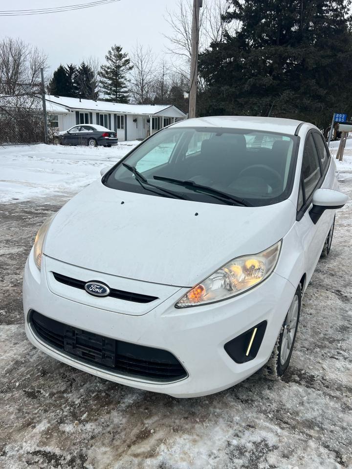 2012 Ford Fiesta SE Photo