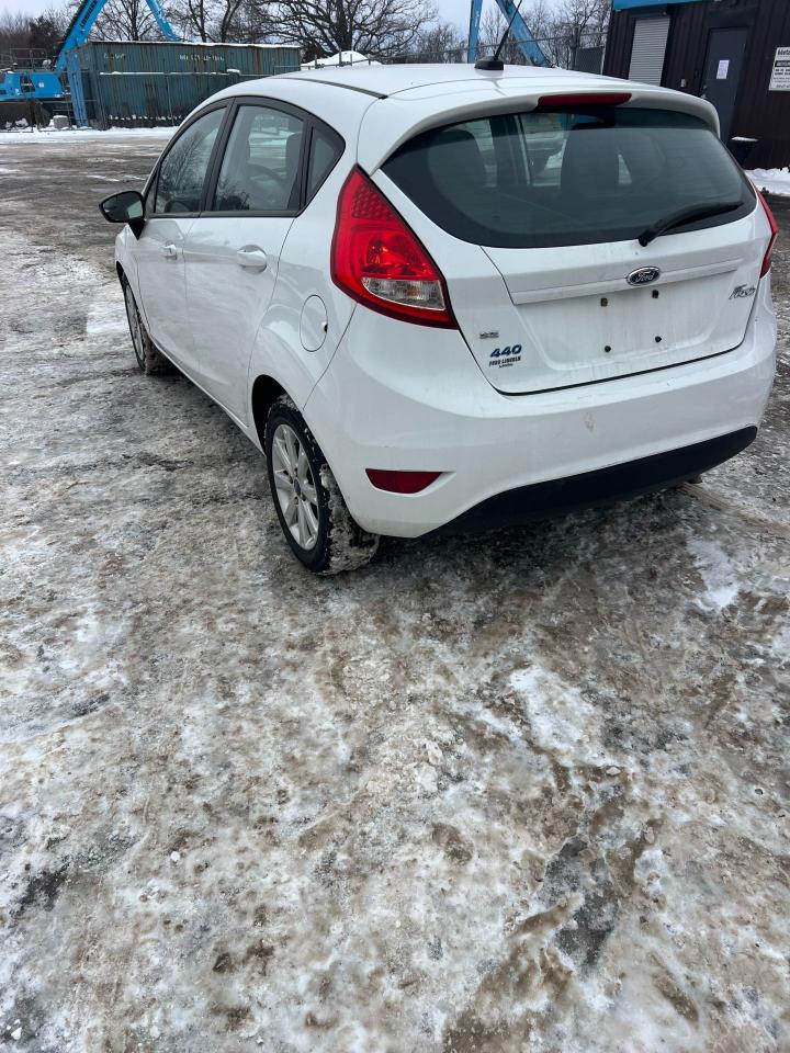 2012 Ford Fiesta SE Photo