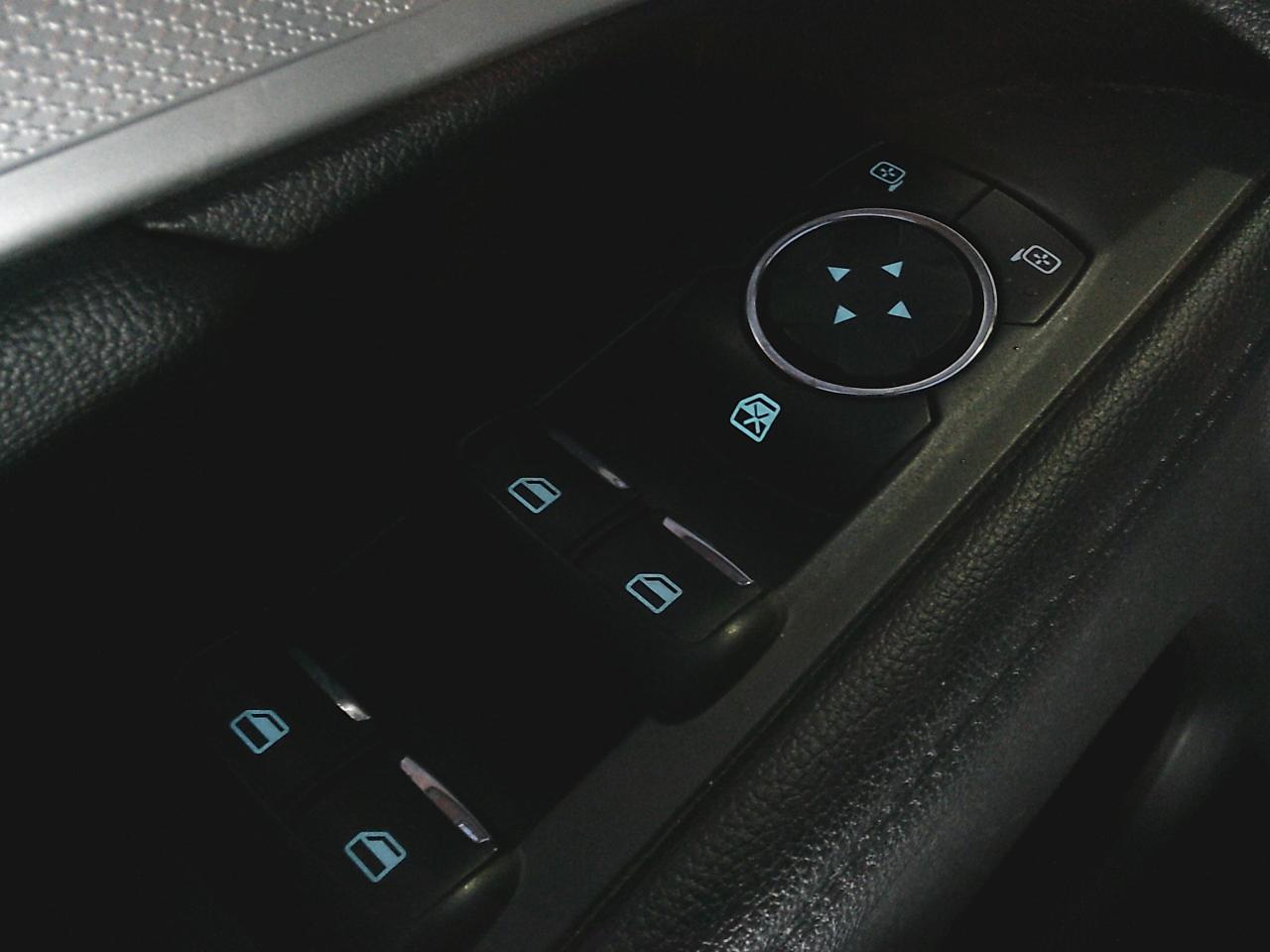 2017 Ford Explorer 4WD 4dr XLT 7 PASS Photo