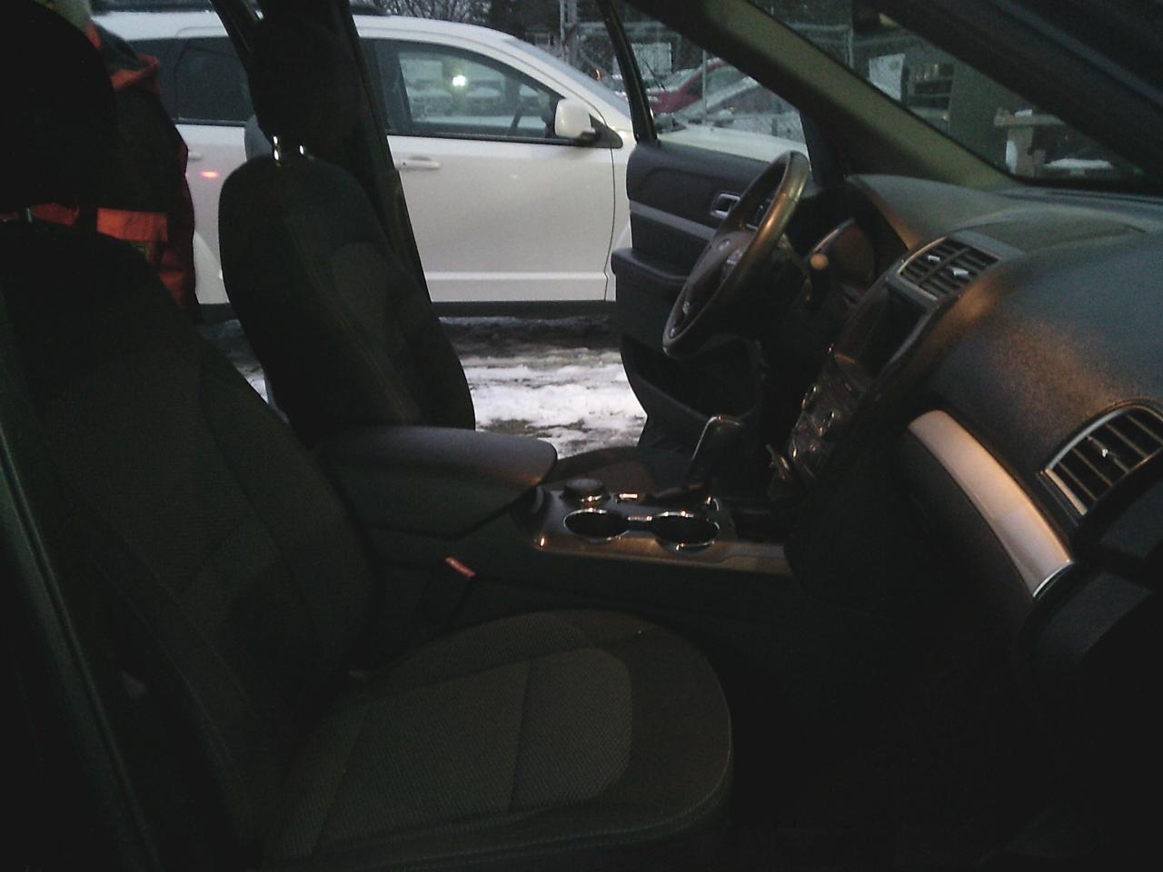 2017 Ford Explorer 4WD 4dr XLT 7 PASS Photo