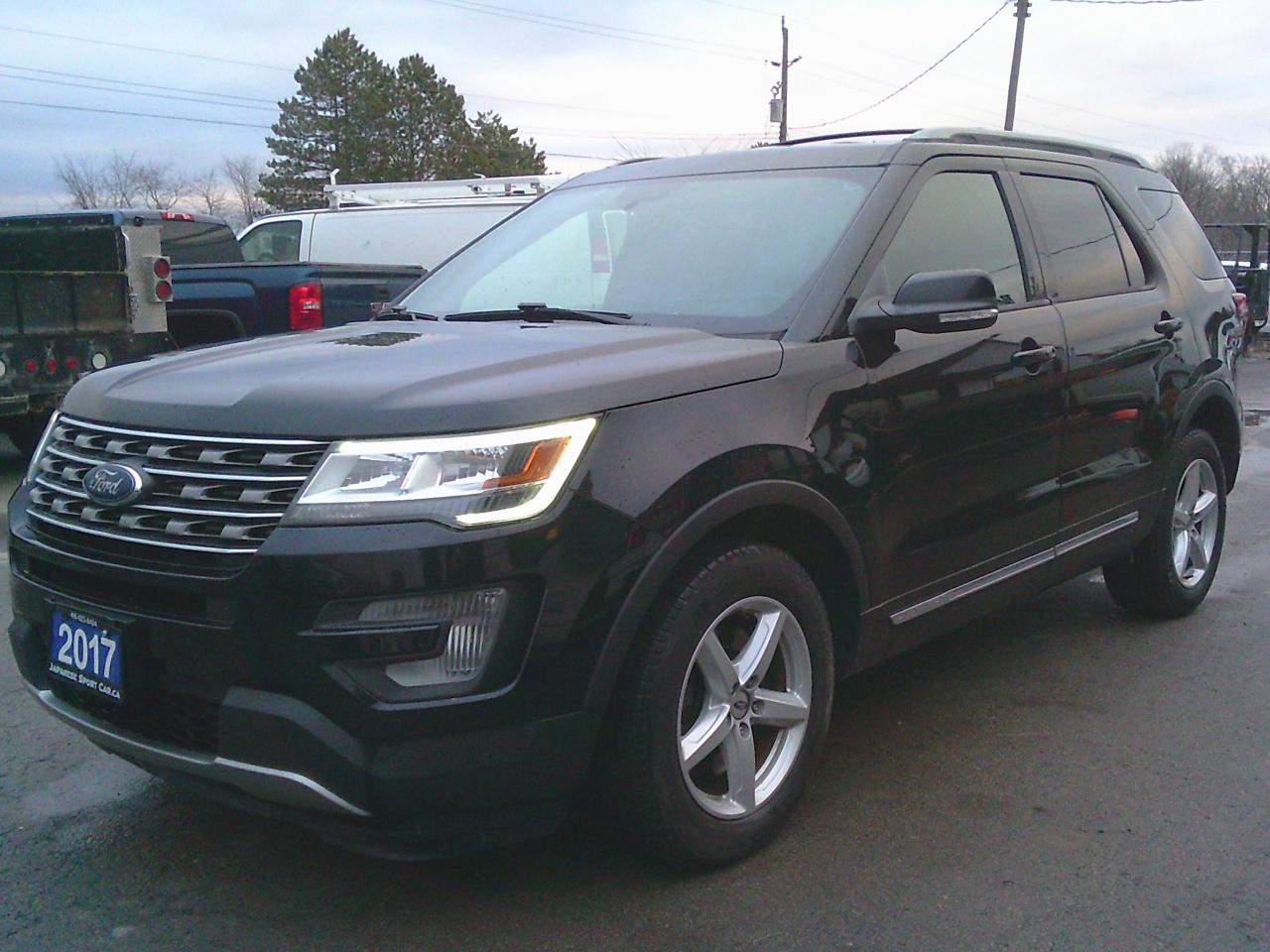 2017 Ford Explorer 4WD 4dr XLT 7 PASS Photo0