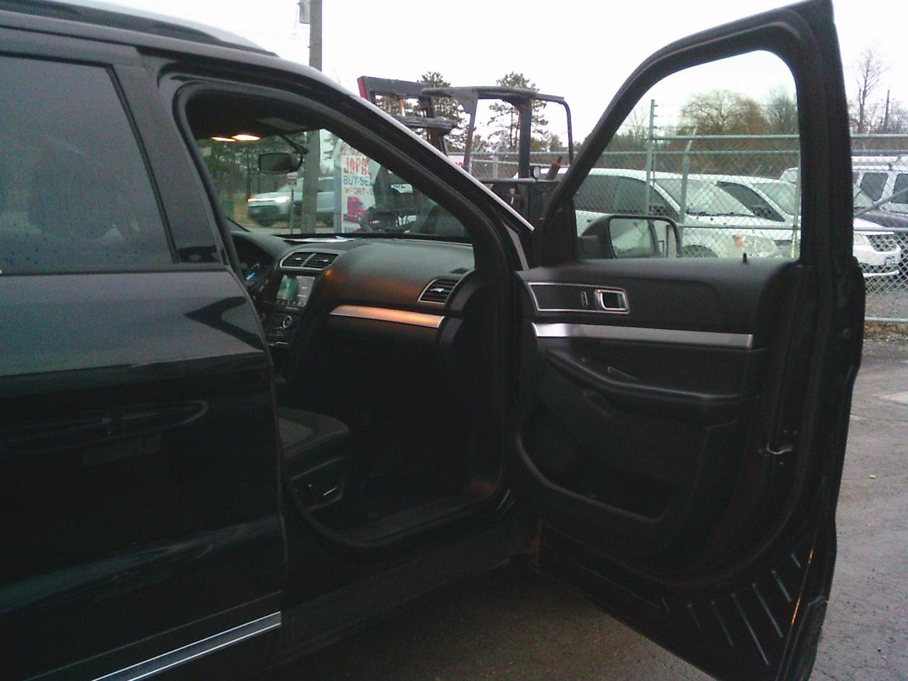 2017 Ford Explorer 4WD 4dr XLT 7 PASS Photo