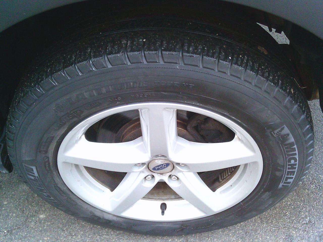 2017 Ford Explorer 4WD 4dr XLT 7 PASS Photo