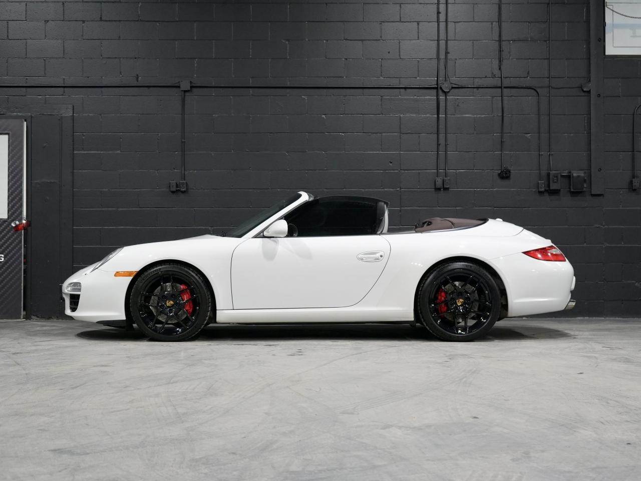 2010 Porsche 911 2dr Cabriolet Carrera S/BOSE/NAV/NO ACCIDENT Photo