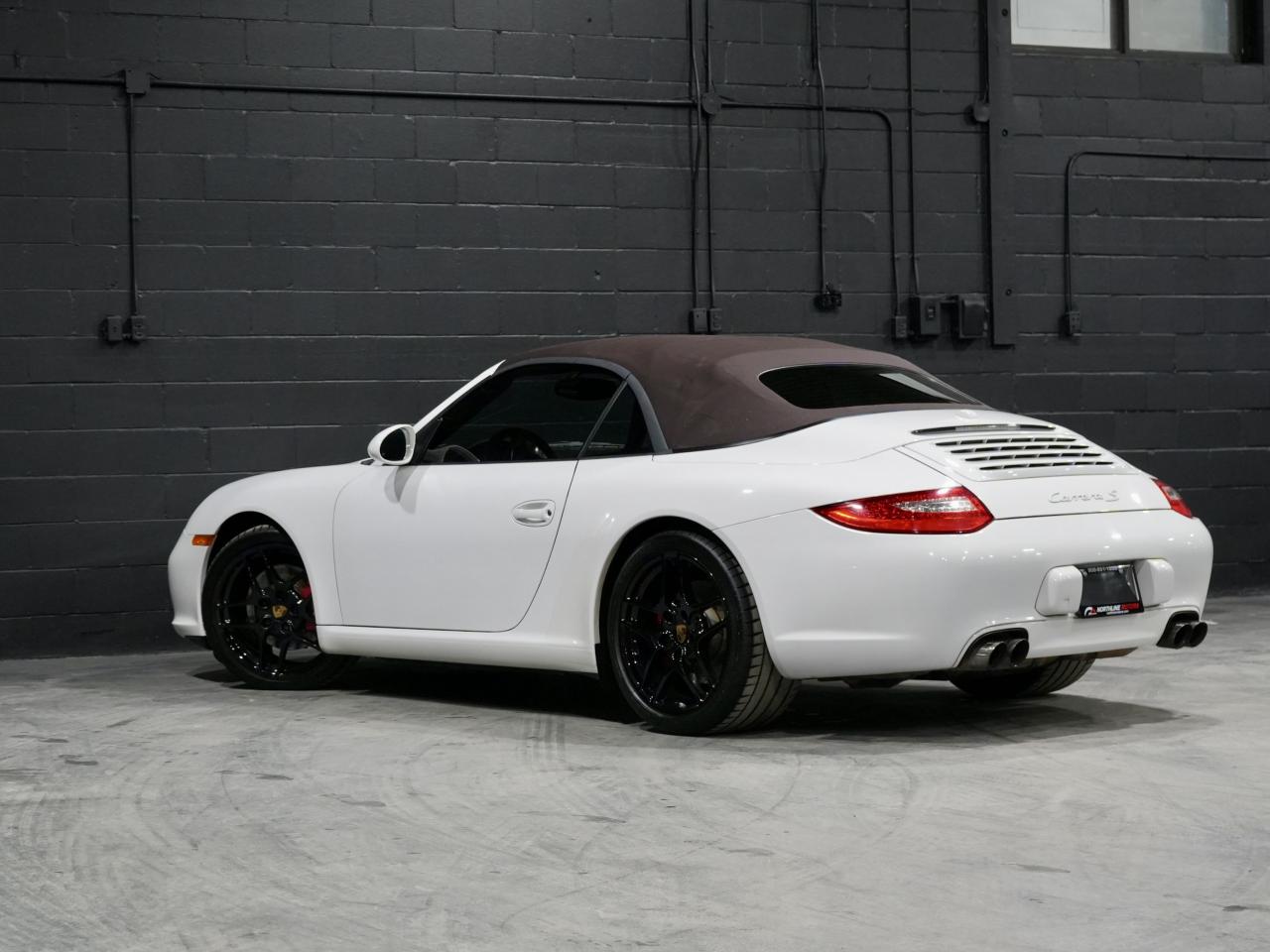 2010 Porsche 911 2dr Cabriolet Carrera S/BOSE/NAV/NO ACCIDENT Photo