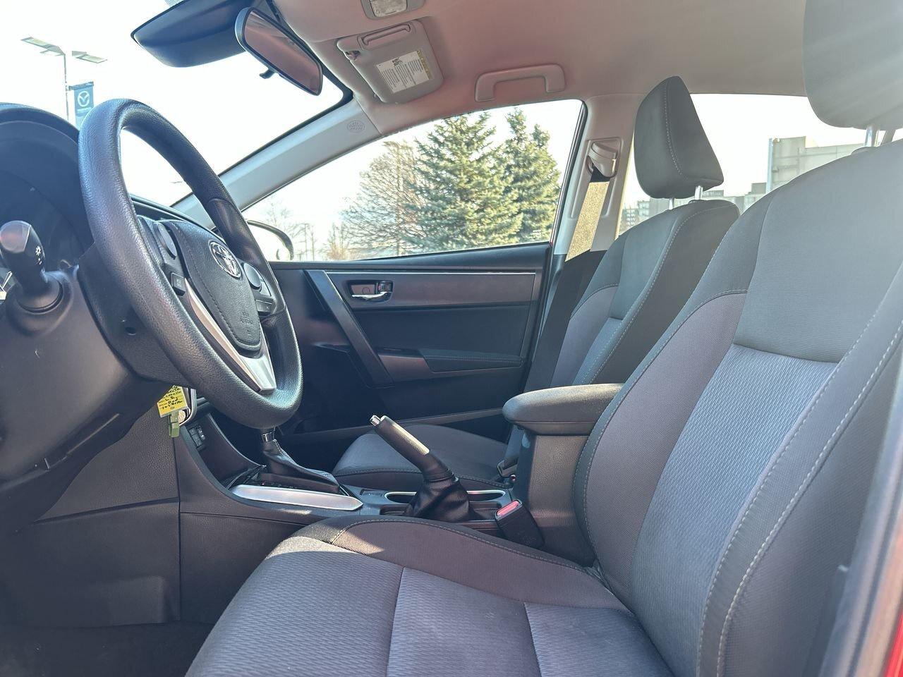 2018 Toyota Corolla 4-door Sedan LE CVTi-S Photo