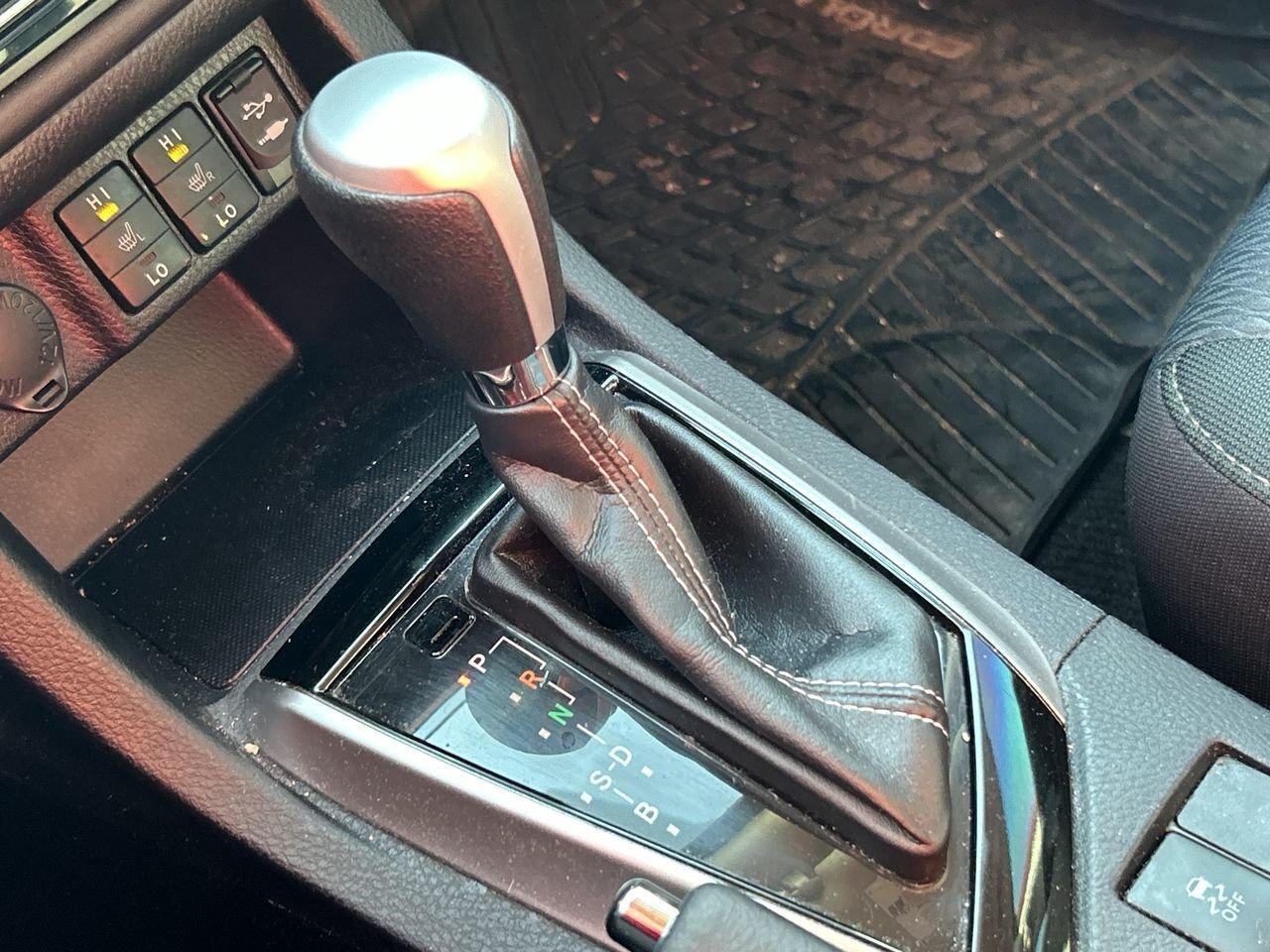 2018 Toyota Corolla 4-door Sedan LE CVTi-S Photo