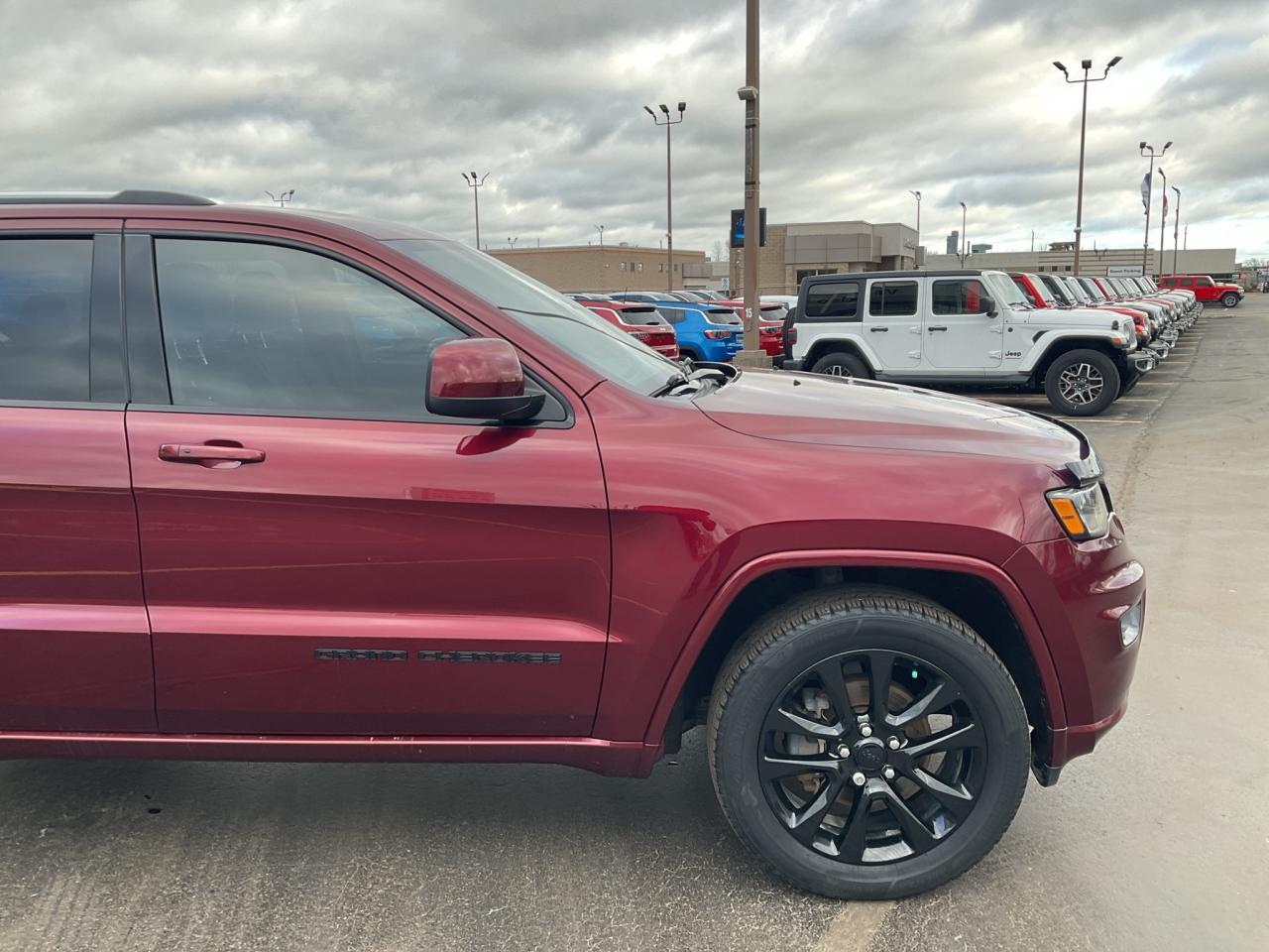 2019 Jeep Grand Cherokee  Photo3